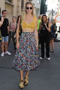 chiara-ferragni-leaving-the-prada-show-in-milan-italy-06-18-2017-4.jpg