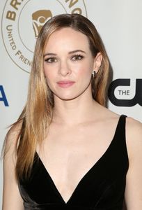 danielle-panabaker-cw-s-united-friends-of-the-children-dinner-in-la-06-08-2017-1.thumb.jpg.5a604d00e20f5a8087fd1e7172ad2fb3.jpg