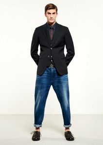 dolce-gabbana-ss-2013-collection-men-029.thumb.jpeg.1dd78f3cfb130e7a28f4b2174f7ca9b0.jpeg