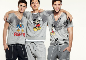 dolce-gabbana-ss-2013-collection-men-gym-beach-13.thumb.jpeg.af187044ded7b4e100e711c848c129ac.jpeg