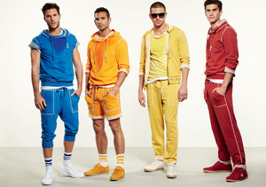 dolce-gabbana-ss-2013-collection-men-gym-beach-19.thumb.jpeg.2fcd8e78ed3148d80043cd8663f07dba.jpeg