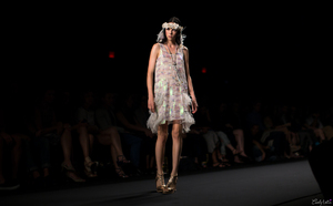 edie_anna_sui_ss14_carlytati.thumb.jpg.0398ce872ebf6baaefbe3b1e4ed5c144.jpg