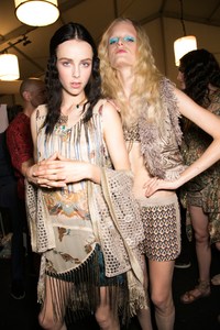 edie_anna_sui_ss14_fashionising_5.thumb.jpg.4cb971a398081218ca4c65fcf905a803.jpg