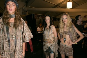 edie_anna_sui_ss14_fashionising_7.thumb.jpg.06d98d42984ca3c8399f85ba284f1e7e.jpg