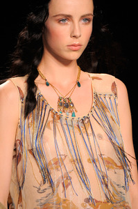 edie_anna_sui_ss14_nymag_3.thumb.jpg.1a9040ff23fde713589862e93e62b6c4.jpg