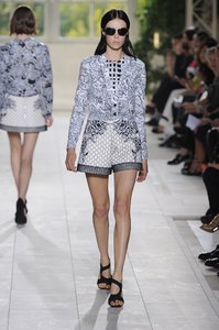 edie_balenciaga_ss14_fashionising.thumb.jpg.4c32a495f0564f9a1ac5e3e2ce617c89.jpg