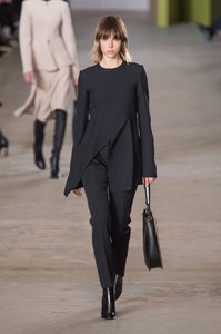 edie_boss_aw16_fashionising_1.thumb.jpg.9aaf1dce09e9cbe87a0b39f0aa8910a0.jpg