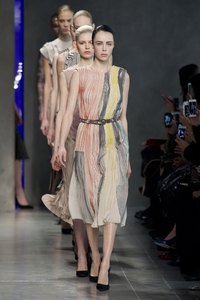 edie_bottega_veneta_aw14_fashionising_2.thumb.jpg.fdbd50913fb1ea8f08c3a596e22b24f3.jpg
