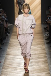 edie_bottega_veneta_ss16_fashionising_2.thumb.jpg.27a79997f72d7917267dd1574f8049d1.jpg