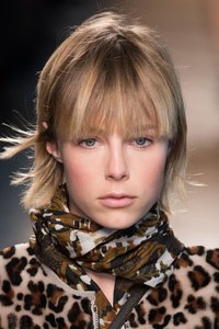 edie_bottega_veneta_ss16_fashionising_3.thumb.jpg.3b2ff5f47a6cf08a7998b7b2223d9027.jpg