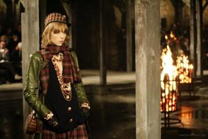 edie_chanel_prefall13_alexloves_2.thumb.jpg.e67bc08957f5dea82250fda2a2e791a3.jpg