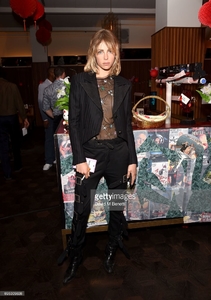 edie_choreomania_12jun17_gettyimages_2.thumb.jpg.3f29bcf3fc00e4fc465644c70f5b79f0.jpg