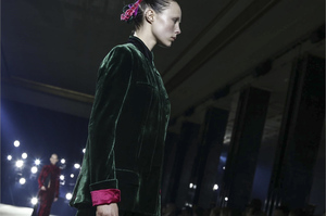 edie_haider_ackermann_aw16_nowfashion_3.thumb.jpg.0b94603b7bfac3e3e7da6a769810440f.jpg