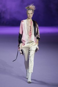 edie_haider_ackermann_ss16_fashionising_1.thumb.jpg.4344f826e351ae5cb9c216f436c82232.jpg