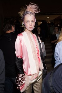 edie_haider_ackermann_ss16_fashionising_6.thumb.jpg.950bd826751f190701f7f0782b1b3772.jpg