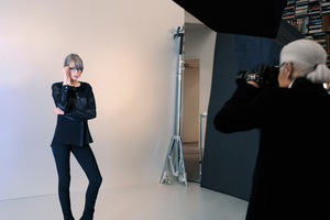 edie_karl_lagerfeld_aw12_bts_imgbox_7.thumb.jpeg.5dc5813d92784f7f3cb53921751fb0df.jpeg