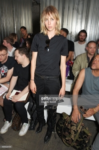 edie_lfwm_day2_10jun17_gettyimages_5.thumb.jpg.423dba3afe464d3dab86df5085729c33.jpg