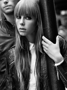 edie_pepe_jeans_ss12_alasdair-mclellan_1.thumb.jpg.6a4aec336f1453c0f4c76d65a978a8be.jpg
