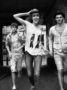 edie_pepe_jeans_ss12_alasdair-mclellan_8.thumb.png.7fb6076aef152dc75c58bb488c734d3e.png