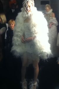 edie_pfw_diary_11mar13_vogue_1020_16.thumb.jpeg.f0febe795439eabd7b52a66a46e8b301.jpeg