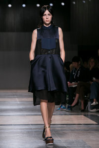 edie_sacai_ss14_nytimes.thumb.jpg.e175c87a7c29e050f94ee208ae296e65.jpg