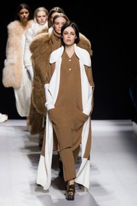 edie_sonia_rykiel_aw14_fashionising_2.thumb.jpg.5c2f50f482577e905671a56e35a55169.jpg