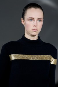 edie_stella_mccartney_aw15_vogue_4.thumb.JPG.7a1f771c7a0e8f7bf3bc821e77e03768.JPG