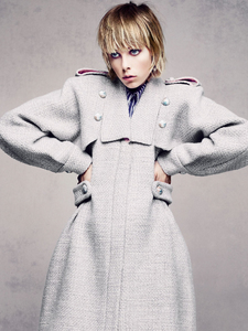 edie_vogue_china_dec15_imagebam_photocouture-show_8.thumb.jpeg.dfcf2449327a1e51eb00b401984b5541.jpeg