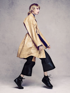 edie_vogue_china_dec15_imagebam_photocouture-show_9.thumb.jpg.5e6bafd0ac184366ffa6097371d12dc5.jpg