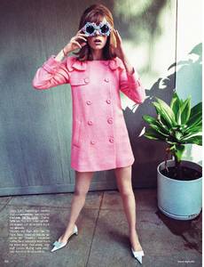 edie_vogue_germany_mar13_imagebam_10.thumb.jpg.e4a299c08951a7634b3d5dc57c0f48e7.jpg
