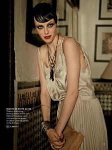 edie_vogue_jun13_imgbox_5.thumb.jpeg.62e78bd06eb77bd5adda52d02a9d640b.jpeg