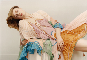 edie_vogue_paris_mar16_imagebam_photocouture-show_1.thumb.jpg.361e1d611c4da77e5a5e71e17c8ee136.jpg