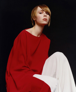 edie_vogue_paris_mar16_imagebam_photocouture-show_9.thumb.jpg.cbad354997e05916c2ee5d4108f856ed.jpg