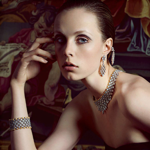 edie_vogue_paris_nov15_imagebam_photocouture-show_2.thumb.jpg.1c39f5c9413ca331b085c13b5fc7685f.jpg