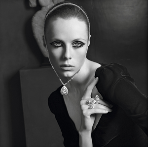 edie_vogue_paris_nov15_imagebam_photocouture-show_3.thumb.jpg.a3b1eedcbfb708be57a682be2cf05555.jpg