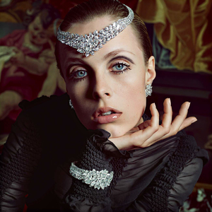 edie_vogue_paris_nov15_imagebam_photocouture-show_4.thumb.jpg.08d10dc7340eda64aed8a374fe1b3470.jpg