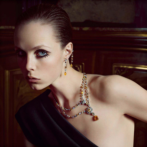 edie_vogue_paris_nov15_imagebam_photocouture-show_5.thumb.jpg.e6a6e4fa84349e1f158f07bee5c931b3.jpg