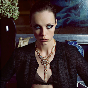 edie_vogue_paris_nov15_imagebam_photocouture-show_6.thumb.jpg.75450750c0c928942956a33c42ec6998.jpg