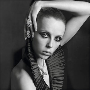 edie_vogue_paris_nov15_imagebam_photocouture-show_7.thumb.jpg.60e6f38457af12e6e935bd2cc1fb6be3.jpg