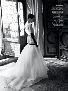 edie_vogue_sep13_imgbox_vogue_11.thumb.jpeg.adfbdbb38f55b506b99f4d1f5a422d00.jpeg