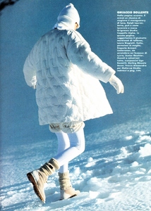 elle_italia_jan_1990_7.thumb.jpg.15c29b5d35513b2eb2512d22d83e2e3f.jpg