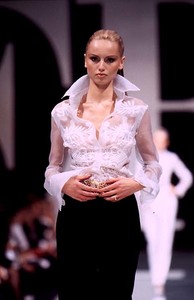 giafranco-ferre-ss-1997-4.thumb.jpg.ceeae0ff8cad62d2de5a59ae7fc9db1d.jpg