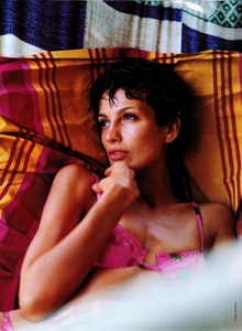 glamour_france_june_1993_33.thumb.jpg.5825cfb3baa0ad0c876142e30c820922.jpg