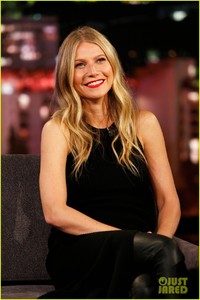 gwyneth-paltrow-admits-that-she-doesnt-know-what-goop-talks-about-01.jpg