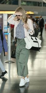 gwyneth-paltrow-camera-shy-jfk-airport-in-new-york-06-13-2017-3.jpg