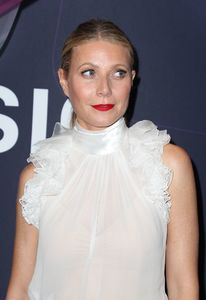 gwyneth-paltrow-planet-of-the-apps-season-one-premiere-in-la-06-12-2017-5.jpg