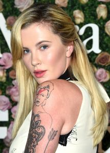 ireland-baldwin-women-in-film-max-mara-face-of-the-future-awards-in-la-06-12-2017-1.jpg