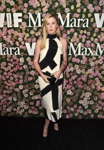 ireland-baldwin-women-in-film-max-mara-face-of-the-future-awards-in-la-06-12-2017-4.jpg