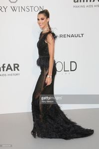 iris-mittenaere-arrives-at-the-amfar-gala-cannes-2017-at-hotel-du-on-picture-id688954084.jpg