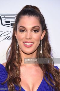 iris-mittenaere-attends-the-amfar-generationcure-solstice-2017-at-mr-picture-id698844058.thumb.jpg.a6fc372c61d7c9d1872e072241be2473.jpg